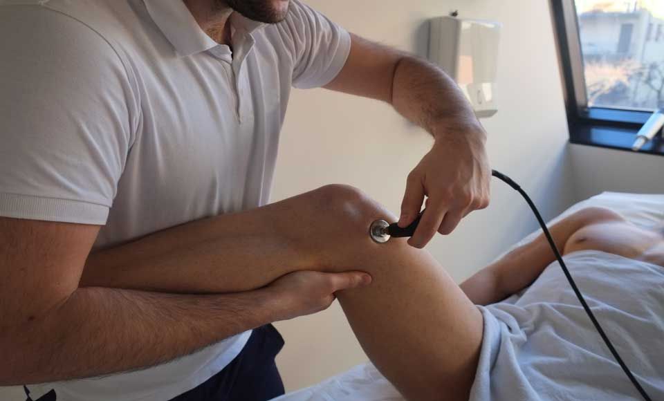 Riabilitazione post-trauma, mal di schiena, ginocchio, spalla, vi aiuta dottore Paolo Parmi con la fisioterapia, osteopatia, tecarterapia, fisiocinesiterapia, ergon technique a Pavia, Voghera, Alessandria e Tortona.